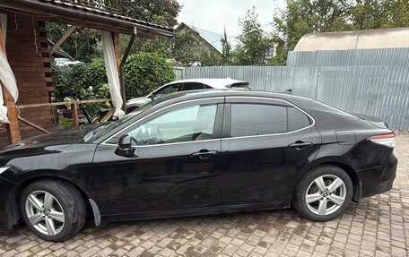 Toyota Camry, 2021 год, 2 700 000 рублей, 3 фотография