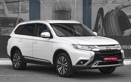 Mitsubishi Outlander III рестайлинг 3, 2019 год, 2 759 000 рублей, 1 фотография