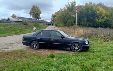 Mercedes-Benz E-Класс, 1994 год, 600 000 рублей, 4 фотография