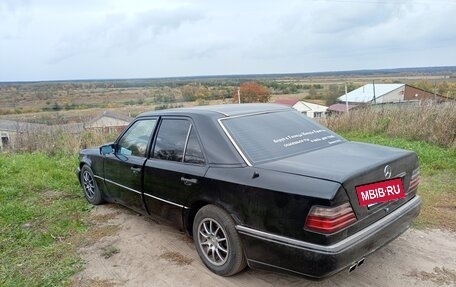 Mercedes-Benz E-Класс, 1994 год, 600 000 рублей, 2 фотография