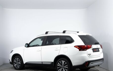 Mitsubishi Outlander III рестайлинг 3, 2019 год, 1 580 000 рублей, 7 фотография