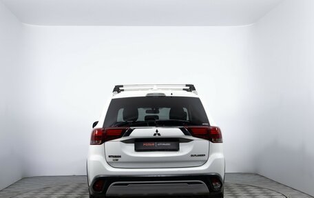 Mitsubishi Outlander III рестайлинг 3, 2019 год, 1 580 000 рублей, 6 фотография