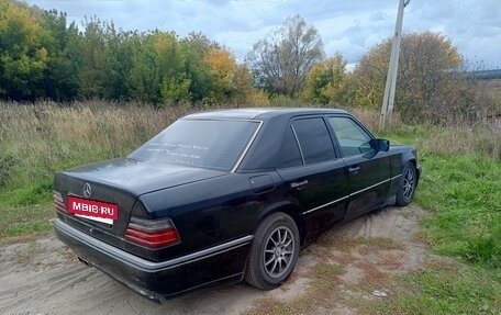 Mercedes-Benz E-Класс, 1994 год, 600 000 рублей, 3 фотография