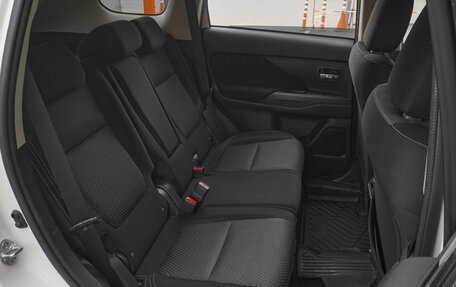 Mitsubishi Outlander III рестайлинг 3, 2019 год, 2 759 000 рублей, 7 фотография