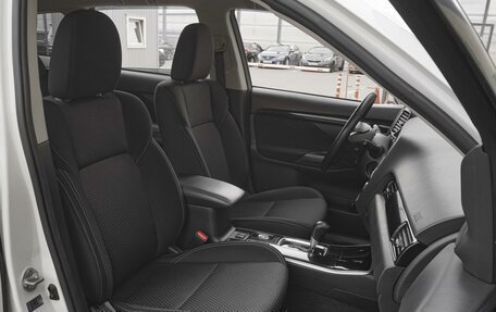 Mitsubishi Outlander III рестайлинг 3, 2019 год, 2 759 000 рублей, 8 фотография