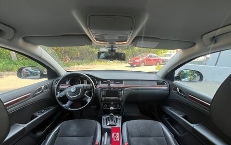 Skoda Superb III рестайлинг, 2012 год, 1 050 000 рублей, 5 фотография