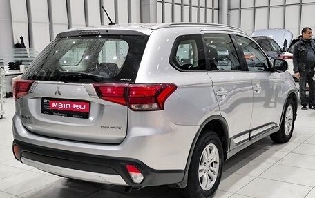 Mitsubishi Outlander III рестайлинг 3, 2016 год, 1 850 000 рублей, 9 фотография