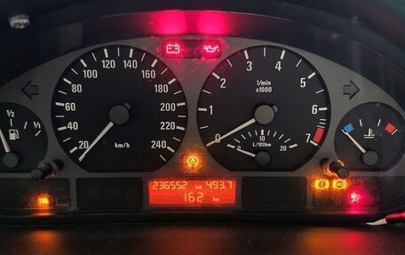 BMW 3 серия, 2004 год, 590 000 рублей, 8 фотография