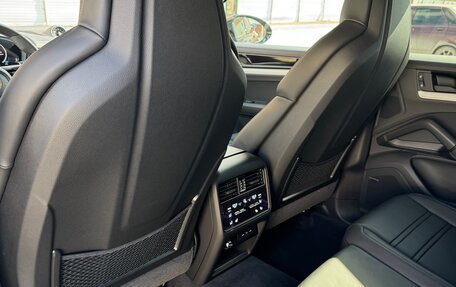 Porsche Cayenne III, 2024 год, 18 000 000 рублей, 13 фотография