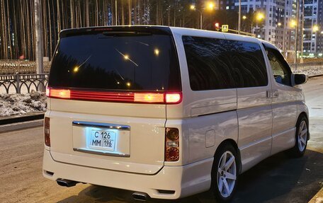 Nissan Elgrand III, 2008 год, 2 290 000 рублей, 9 фотография