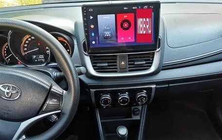 Toyota Yaris, 2022 год, 1 230 000 рублей, 12 фотография