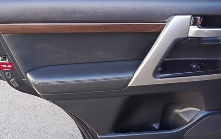Toyota Land Cruiser 200, 2017 год, 6 400 000 рублей, 13 фотография