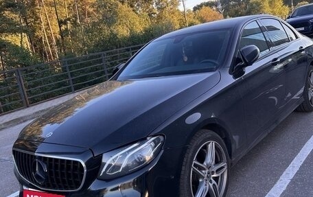Mercedes-Benz E-Класс, 2017 год, 2 350 000 рублей, 3 фотография