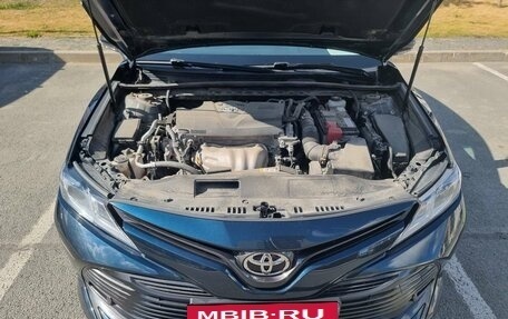 Toyota Camry, 2018 год, 2 390 000 рублей, 15 фотография