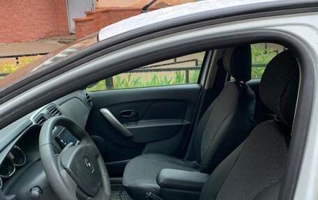 Renault Logan II, 2017 год, 750 000 рублей, 6 фотография