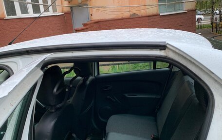 Renault Logan II, 2017 год, 750 000 рублей, 3 фотография