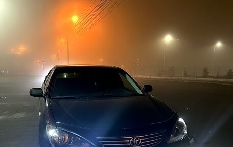 Toyota Camry V40, 2005 год, 1 050 000 рублей, 4 фотография