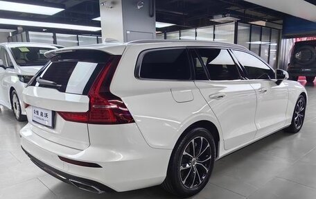 Volvo V60 II, 2021 год, 2 966 605 рублей, 3 фотография