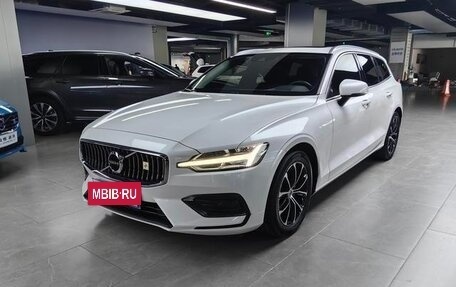 Volvo V60 II, 2021 год, 2 966 605 рублей, 4 фотография