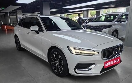Volvo V60 II, 2021 год, 2 966 605 рублей, 2 фотография