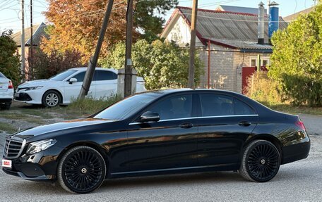 Mercedes-Benz E-Класс, 2018 год, 2 750 000 рублей, 3 фотография