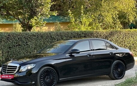 Mercedes-Benz E-Класс, 2018 год, 2 750 000 рублей, 2 фотография