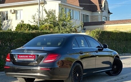 Mercedes-Benz E-Класс, 2018 год, 2 750 000 рублей, 7 фотография