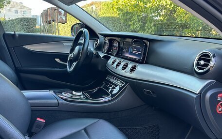 Mercedes-Benz E-Класс, 2018 год, 2 750 000 рублей, 20 фотография