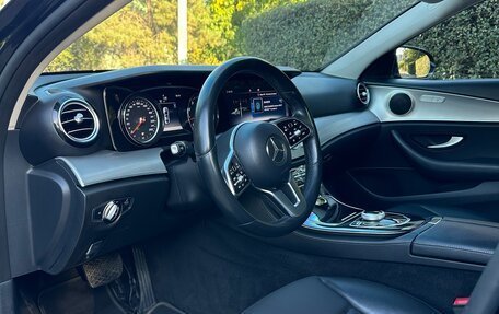 Mercedes-Benz E-Класс, 2018 год, 2 750 000 рублей, 17 фотография