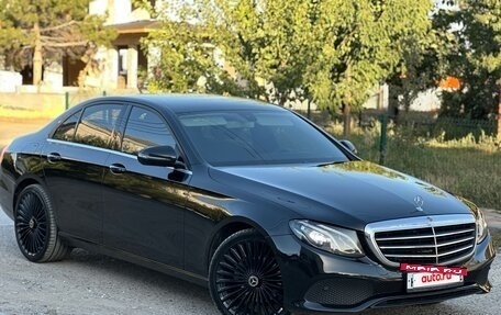 Mercedes-Benz E-Класс, 2018 год, 2 750 000 рублей, 10 фотография