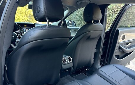 Mercedes-Benz E-Класс, 2018 год, 2 750 000 рублей, 28 фотография