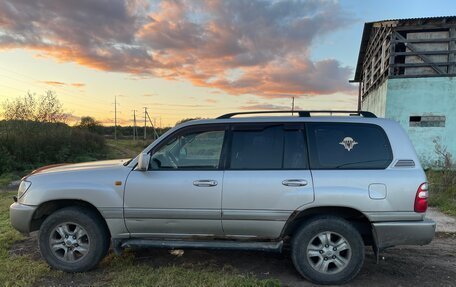 Toyota Land Cruiser 100 рестайлинг 2, 2003 год, 1 300 000 рублей, 3 фотография