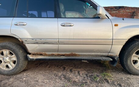 Toyota Land Cruiser 100 рестайлинг 2, 2003 год, 1 300 000 рублей, 7 фотография