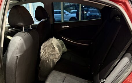 Hyundai Solaris II рестайлинг, 2011 год, 711 000 рублей, 14 фотография