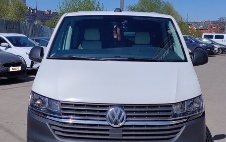 Volkswagen Caravelle T6 рестайлинг, 2021 год, 3 600 000 рублей, 3 фотография