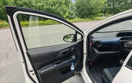 Toyota Aqua I, 2015 год, 999 000 рублей, 9 фотография