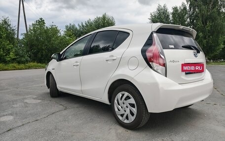 Toyota Aqua I, 2015 год, 999 000 рублей, 4 фотография