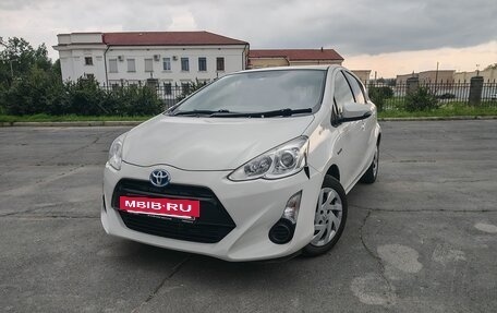 Toyota Aqua I, 2015 год, 999 000 рублей, 2 фотография