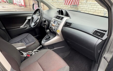 Toyota Verso I, 2011 год, 840 000 рублей, 6 фотография