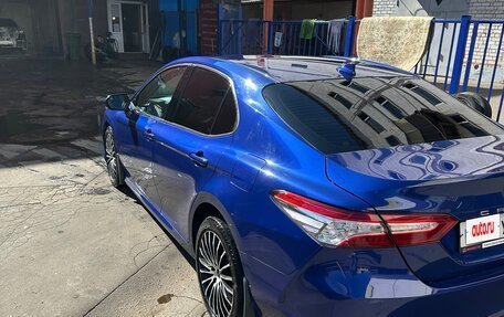 Toyota Camry, 2021 год, 3 200 000 рублей, 6 фотография