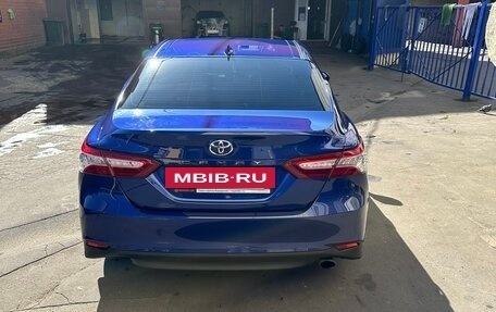 Toyota Camry, 2021 год, 3 200 000 рублей, 4 фотография