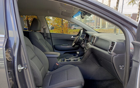 KIA Sportage IV рестайлинг, 2018 год, 2 000 000 рублей, 13 фотография