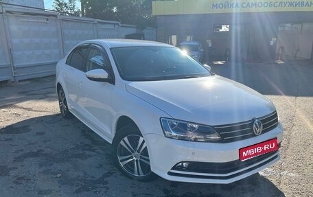 Volkswagen Jetta VI, 2015 год, 1 100 000 рублей, 1 фотография