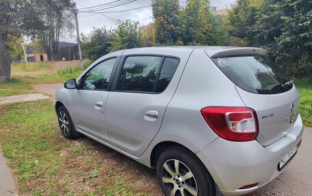 Renault Sandero II рестайлинг, 2016 год, 670 000 рублей, 3 фотография
