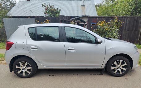 Renault Sandero II рестайлинг, 2016 год, 670 000 рублей, 2 фотография