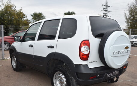 Chevrolet Niva I рестайлинг, 2018 год, 600 000 рублей, 4 фотография