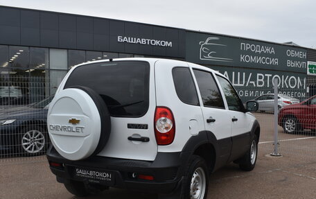 Chevrolet Niva I рестайлинг, 2018 год, 600 000 рублей, 5 фотография