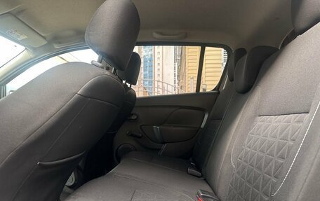 Renault Sandero II рестайлинг, 2015 год, 850 000 рублей, 19 фотография