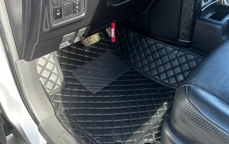 Toyota Land Cruiser Prado 150 рестайлинг 2, 2011 год, 2 888 888 рублей, 9 фотография