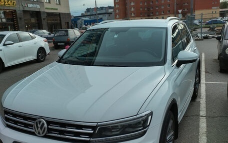 Volkswagen Tiguan II, 2018 год, 2 500 000 рублей, 2 фотография